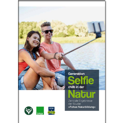 Generation Selfie chillt in der Natur